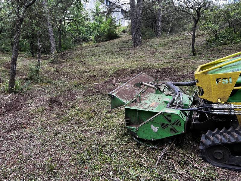 Comment Débrousailler son terrain pour la sécurité incendie
